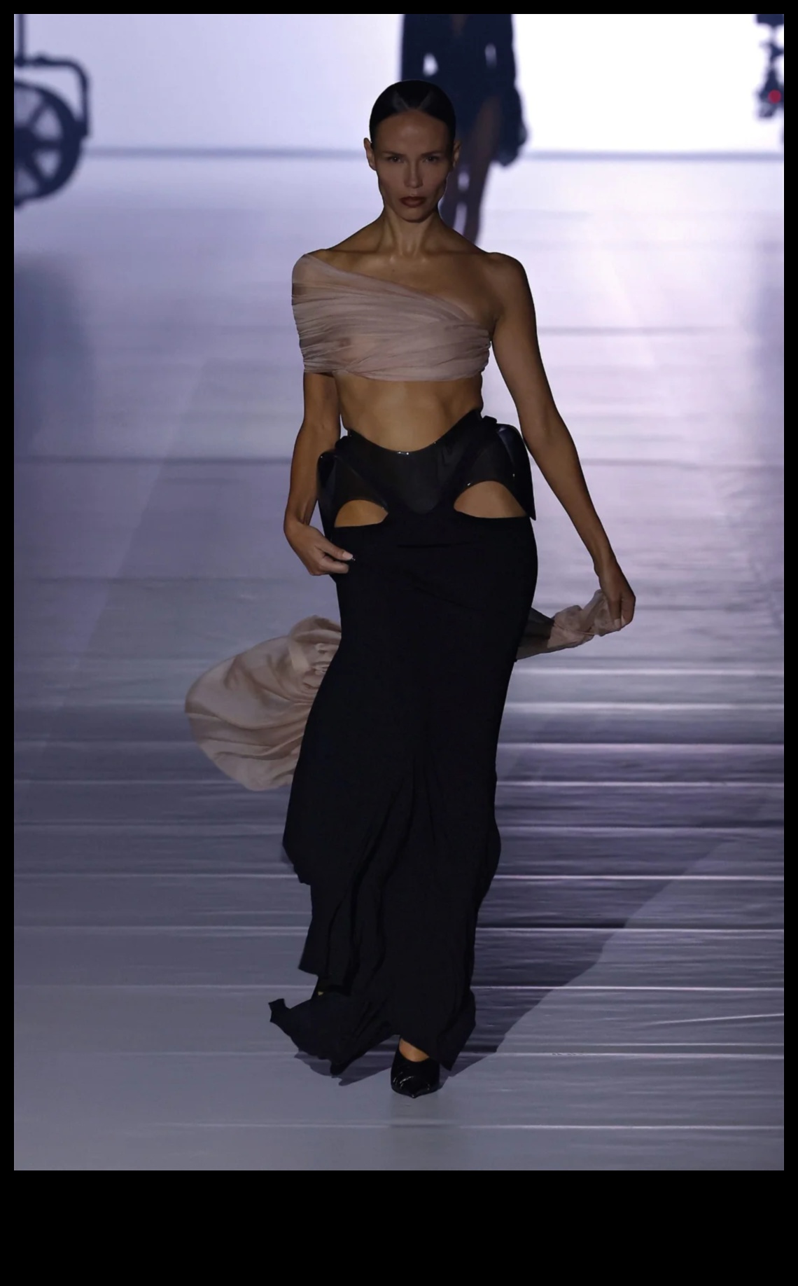 Runway Ready Revelry: Toast la măreția ținutelor la modă